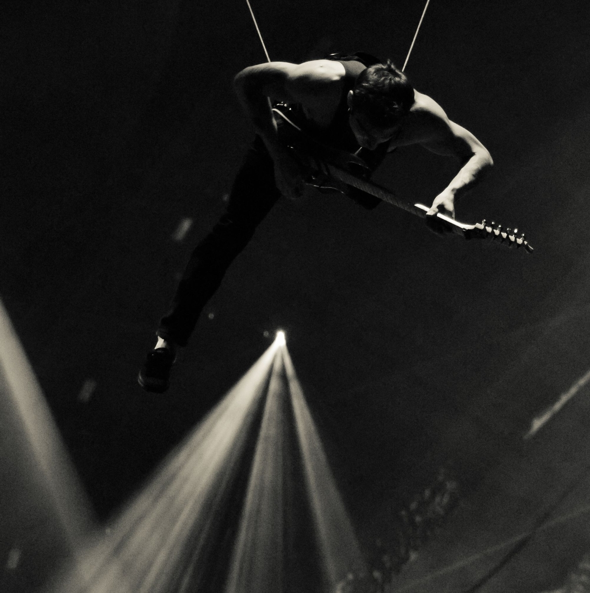 JEREMY WILLI - FLYING GUITAR