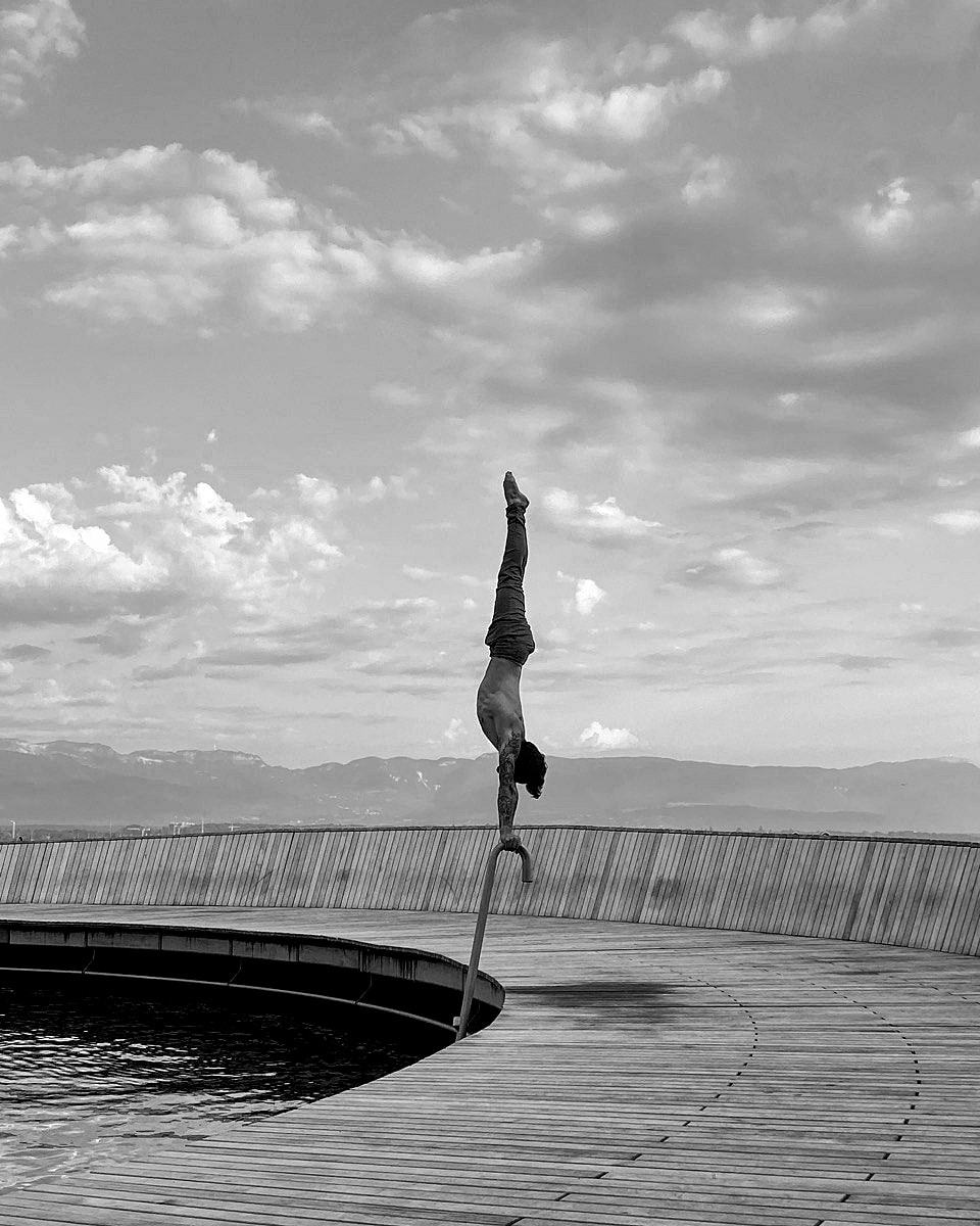 JEREMY WILLI - HANDSTAND